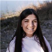 Laureata in magistrale di Lingue per la Comunicazione Internazionale con esperienza in aiuto compiti